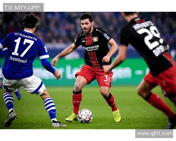 沙尔克04客场险胜提振士气，稳定联赛排名